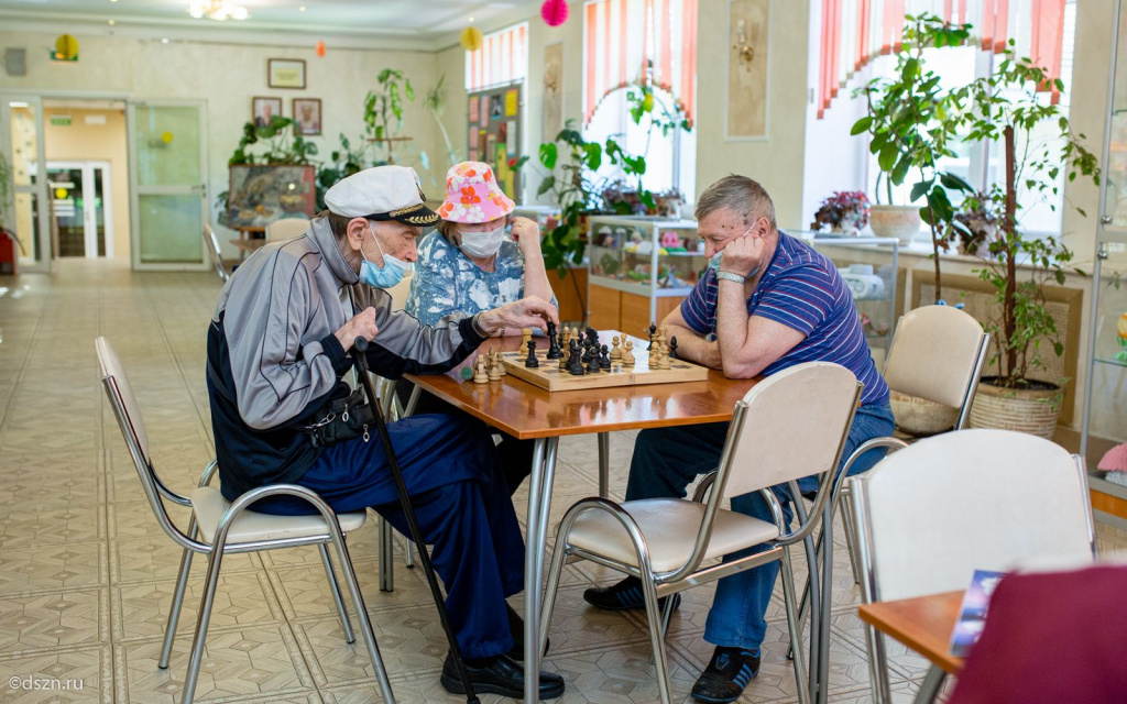Настольные и активные игры для людей пожилого возраста Настольные и активные игры для людей пожилого возраста